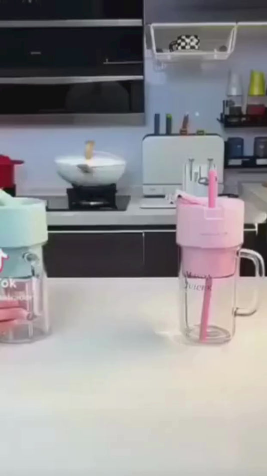 Portable Mini Juicer Blender – Rechargeable Smoothie Maker with Straw Lid | Compact Personal Fruit Blender for Travel, Gym & Home